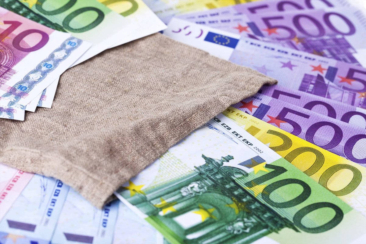 La ce curs se face plata cu cardul in euro: BNR, Visa, Mastercard sau cursul bancii?